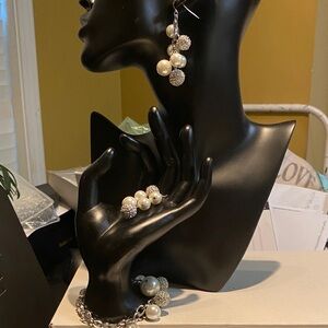 Elegant Pearl and Silver Jewelry Set